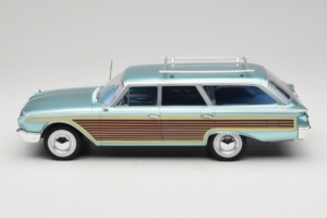 Ford Country Squire Blå MCG 1:18 MCG18049 Metall — bild 3 av 6