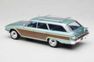 Ford Country Squire Blå MCG 1:18 MCG18049 Metall — bild 5 av 6