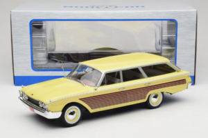 Ford Country Squire Gul MCG 1:18 MCG18048 Metall — bild 6 av 6