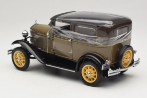 Ford Model A Tudor Chicle Drab Motor City 1:18 41003 Metall — bild 5 av 6
