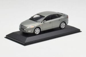 Ford Mondeo Mk3 Sedan Grå Metallic Minichamps 1:43 IND403086003 Metall — bild 2 av 4