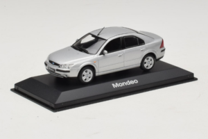 Ford Mondeo Mk3 Sedan Silver Minichamps 1:43 MONDEO005 Metall — bild 2 av 4