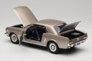 Ford Mustang 1964 1/2 Silver Mira 1:18 6127 Metall — bild 5 av 8