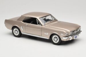 Ford Mustang 1964 1/2 Silver Mira 1:18 6127 Metall — bild 6 av 8