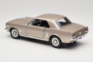 Ford Mustang 1964 1/2 Silver Mira 1:18 6127 Metall — bild 7 av 8