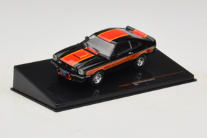Ford Mustang Cobra II Svart IXO 1:43 CLC599N Metall — bild 2 av 4