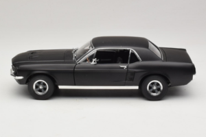 Ford Mustang Creed Movie GreenLight 1:18 13611 Metall — bild 4 av 8