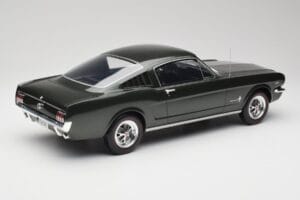 Ford Mustang Fastback Ivy Green Otto 1:12 G079 Resin — bild 2 av 6