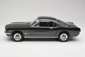 Ford Mustang Fastback Ivy Green Otto 1:12 G079 Resin — bild 3 av 6