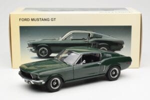 Ford Mustang GT Bullitt Grön AUTOart 1:18 72812 Metall — bild 8 av 8