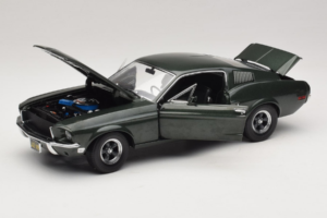 Ford Mustang GT Bullitt med Steve McQueen Figur Greenlight 1:18 12885 Metall — bild 2 av 8