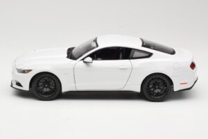 Ford Mustang GT S550 Vit Maisto 1:18 31197 Metall — bild 4 av 8
