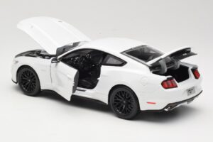 Ford Mustang GT S550 Vit Maisto 1:18 31197 Metall — bild 5 av 8