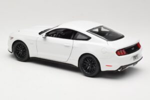 Ford Mustang GT S550 Vit Maisto 1:18 31197 Metall — bild 7 av 8