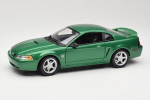 Ford Mustang GT SN95 Grön Maisto 1:18 50326 Metall