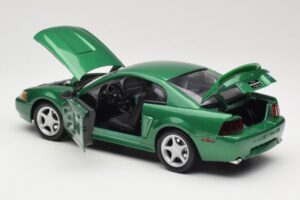 Ford Mustang GT SN95 Grön Maisto 1:18 50326 Metall — bild 5 av 8