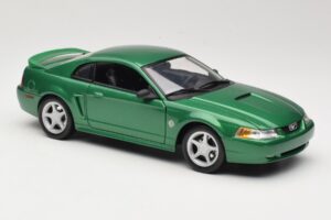 Ford Mustang GT SN95 Grön Maisto 1:18 50326 Metall — bild 6 av 8