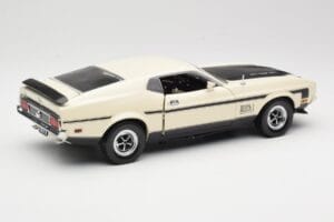 Ford Mustang Mach 1 Vit Sun Star 1:18 3602 Metall — bild 3 av 8