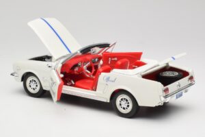 Ford Mustang Pace Car Wimbledon White Solido 1:18 81578 Metall — bild 5 av 8