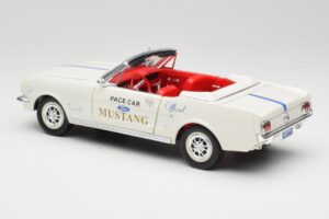 Ford Mustang Pace Car Wimbledon White Solido 1:18 81578 Metall — bild 7 av 8
