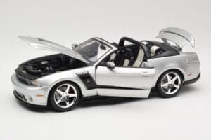 Ford Mustang S197 Roush 427R Cabriolet Silver Maisto 1:18 31669 Metall — bild 2 av 8
