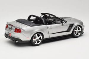 Ford Mustang S197 Roush 427R Cabriolet Silver Maisto 1:18 31669 Metall — bild 3 av 8