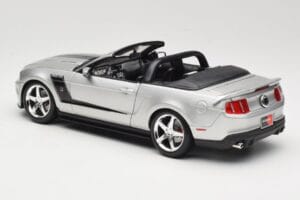 Ford Mustang S197 Roush 427R Cabriolet Silver Maisto 1:18 31669 Metall — bild 7 av 8