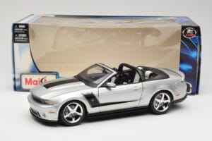 Ford Mustang S197 Roush 427R Cabriolet Silver Maisto 1:18 31669 Metall — bild 8 av 8