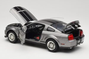 Ford Mustang S197 Shelby GT500 40th Anniversary Grå Shelby Collectibles 1:18 DC075005 Metall — bild 5 av 8