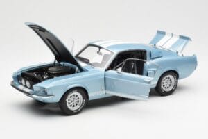 Ford Mustang Shelby GT500 Ljusblå Metallic Med Vita Ränder AUTOart 1:18 72907 Metall — bild 2 av 8