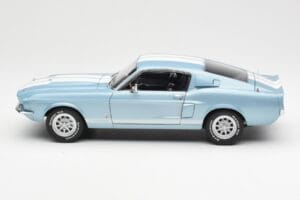 Ford Mustang Shelby GT500 Ljusblå Metallic Med Vita Ränder AUTOart 1:18 72907 Metall — bild 4 av 8