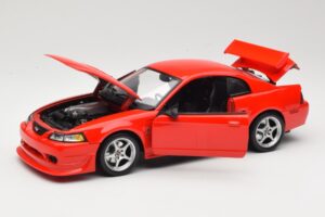 Ford Mustang SVT Cobra R SN95 Röd Maisto 1:18 531872 Metall — bild 2 av 8