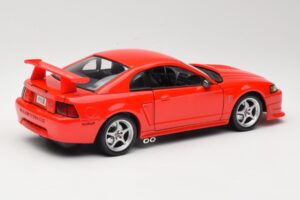 Ford Mustang SVT Cobra R SN95 Röd Maisto 1:18 531872 Metall — bild 3 av 8