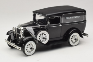 Ford Panel Car Police Patrol Signature Models 1:18 18143 Metall
