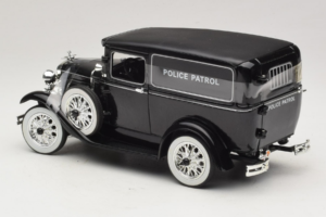 Ford Panel Car Police Patrol Signature Models 1:18 18143 Metall — bild 5 av 6