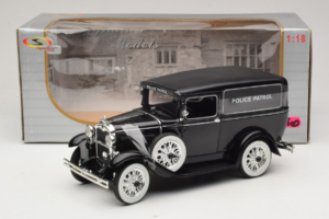 Ford Panel Car Police Patrol Signature Models 1:18 18143 Metall — bild 6 av 6