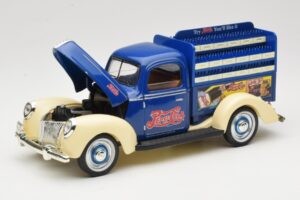 Ford Pepsi-Cola Replica Golden Wheel 1:18 PF351 Metall — bild 2 av 8
