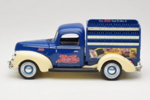 Ford Pepsi-Cola Replica Golden Wheel 1:18 PF351 Metall — bild 4 av 8