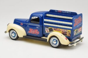 Ford Pepsi-Cola Replica Golden Wheel 1:18 PF351 Metall — bild 7 av 8