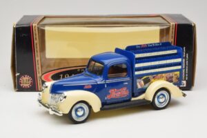 Ford Pepsi-Cola Replica Golden Wheel 1:18 PF351 Metall — bild 8 av 8