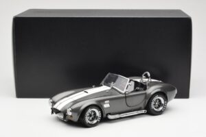 Ford Shelby Cobra 427 S/C Grå Metallic Med Vita Ränder Kyosho 1:18 08045GRW Metall — bild 8 av 8