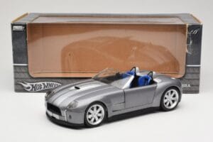 Shelby Cobra Cabriolet Grey Metallic Hot Wheels 1:18 G7220 Metall — bild 8 av 8