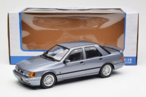 Ford Sierra RS Cosworth Ljusblå MCG 1:18 MCG18174 Metall — bild 6 av 6