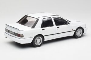 Ford Sierra RS Cosworth 4x4 Vit MCG 1:18 MCG18353 Metall — bild 2 av 6