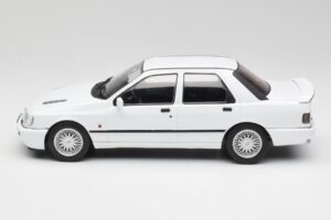 Ford Sierra RS Cosworth 4x4 Vit MCG 1:18 MCG18353 Metall — bild 3 av 6