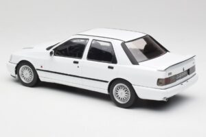 Ford Sierra RS Cosworth 4x4 Vit MCG 1:18 MCG18353 Metall — bild 5 av 6