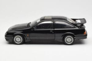 Ford Sierra RS Cosworth Svart AUTOart 1:18 72861 Metall — bild 4 av 8