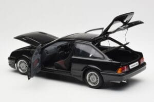 Ford Sierra RS Cosworth Svart AUTOart 1:18 72861 Metall — bild 5 av 8