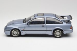 Ford Sierra RS Cosworth Moonstone Blå AUTOart 1:18 72863 Metall — bild 4 av 8