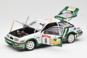 Ford Sierra RS Cosworth #8 D. Auriol / B. Occelli Rally Tour de Corse 1988 AUTOart 1:18 88812 Metall — bild 2 av 8
